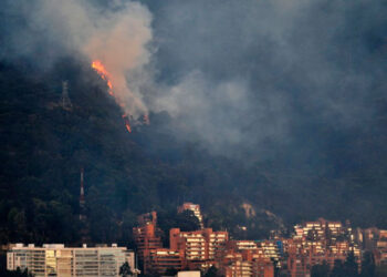 Incendio en los cerros orientales de Bogotá