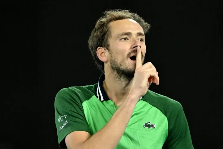 Remontada de Medvedev y victoria de Sinner en las semifinales del Abierto de Australia