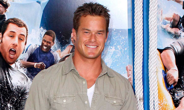 Fallece el actor Alec Musser a los 50 años por herida de bala autoinfligida