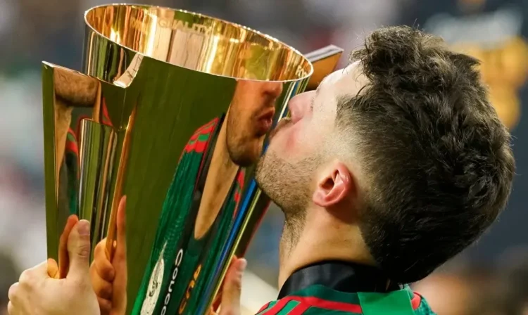 Santiago Giménez: El talento argentino que brillará con la selección de México