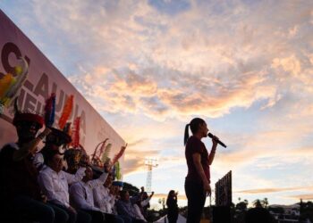 Claudia Sheinbaum defiende a encargado de fiscalía