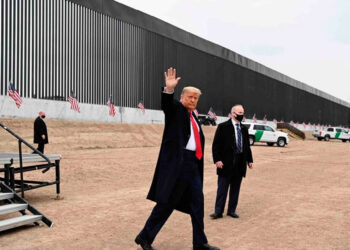 Romney denuncia intento de Trump de obstaculizar negociaciones sobre la frontera