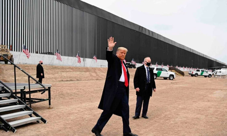 Romney denuncia intento de Trump de obstaculizar negociaciones sobre la frontera