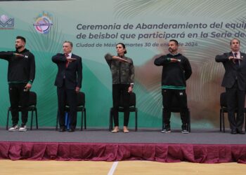 Directora de la CONADE abandera a los Naranjeros de Hermosillo para la Serie del Caribe Miami 2024