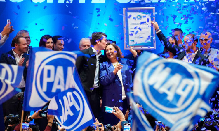 Xóchitl Gálvez recibe constancia como candidata del PAN a la presidencia