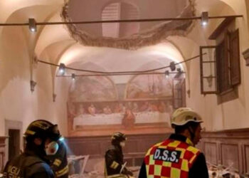 Más de 30 heridos al derrumbarse un convento en boda