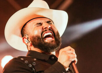 Carín León se une a Keith Urban y Rosario Flores en la banda sonora de “Zorro” de Prime Video