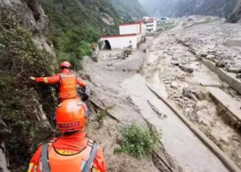 Derrumbe en China deja 47 personas atrapadas