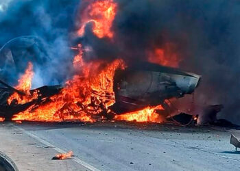 Trágico accidente en Chile: Avioneta de se estrella en carretera transitada