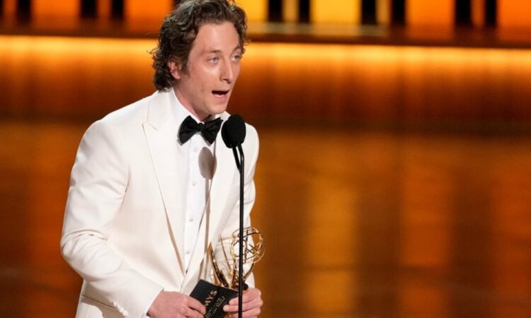 Triunfo en los Premios Emmy: Éxito para ‘Succession’ y ‘Ted Lasso'”