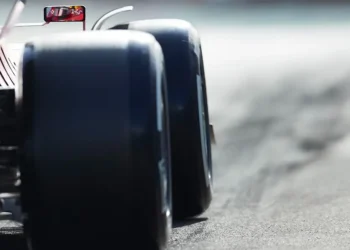 Piloto mexicano, Rafael Villagómez, competirá en F2 en 2024