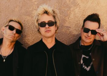 Green Day regresa con fuerza: Lanzamiento del álbum “Saviors”