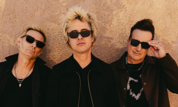 Green Day regresa con fuerza: Lanzamiento del álbum “Saviors”