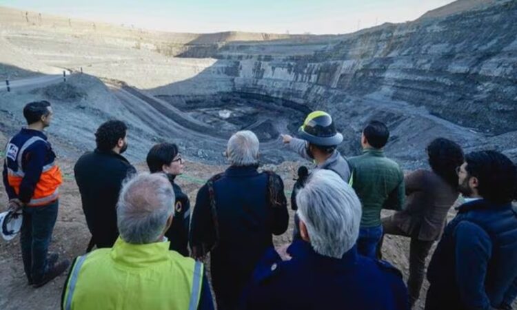 López Obrador se compromete a no detener búsqueda de mineros en Pasta de Conchos
