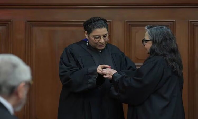 Lenia Batres, devuelve parte de su sueldo por considerarlo “Por encima del límite constitucional”