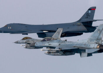 Corea del Sur y EE.UU. realizan maniobras con fuego real cerca de la frontera con Corea del Norte