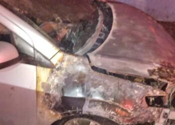 Se incendia auto en marcha en el centro de Cd. Victoria