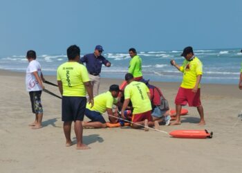 Capacitan a grupo de “Guardavidas” para playas de Madero y Altamira
