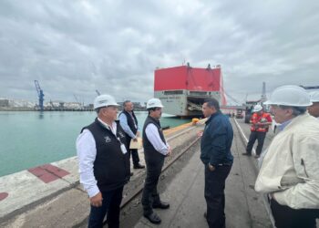 Toma acuerdos rector de la UAT Dámaso Anaya con sistema portuario de Altamira