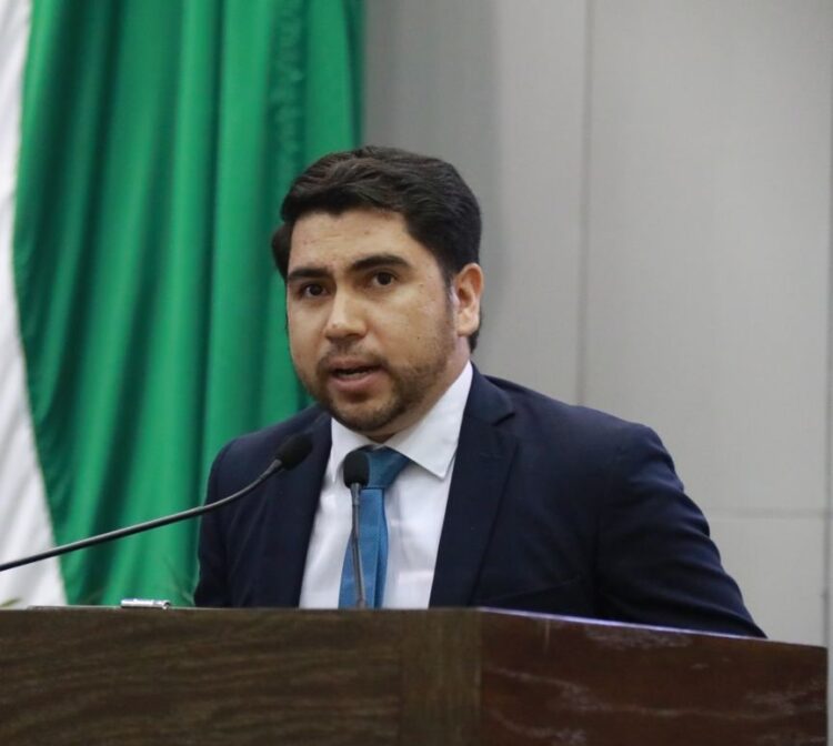 Sugieren a la SET regularizar a los maestros de tecnología educativa