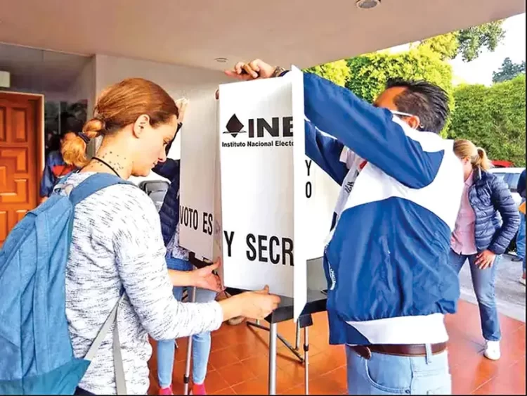 Hacienda fiscalizará campañas políticas; UIF firma acuerdo con el INE