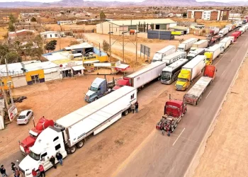 Hartos de inseguridad, paralizan carreteras; transportistas protestan en diversas zonas