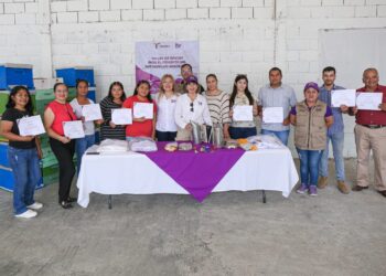 Capacita DIF Tamaulipas a familias de Llera en oficios para autoempleo y la apicultura