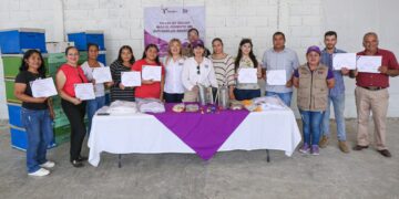 Capacita DIF Tamaulipas a familias de Llera en oficios para autoempleo y la apicultura