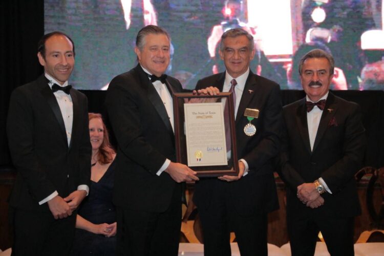 Reconoce LULAC en Laredo, Texas a Américo Villarreal como Líder Binacional 2024