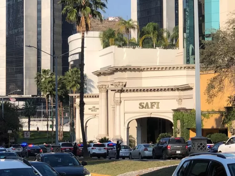 Ejecutan a hombre en restaurante de San Pedro Garza García, Nuevo León