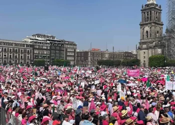 Marcha por la democracia reunió a 90 mil personas en zócalo de la CDMX