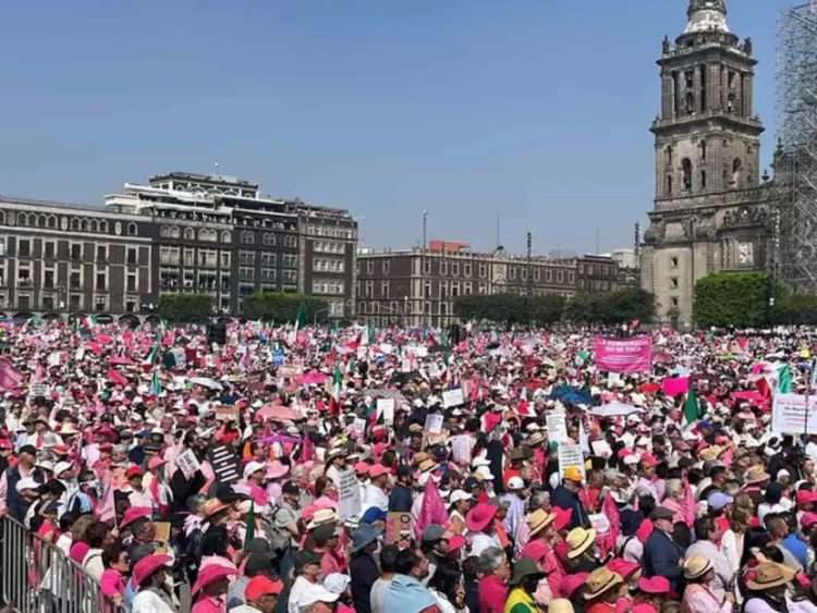 Marcha por la democracia reunió a 90 mil personas en zócalo de la CDMX