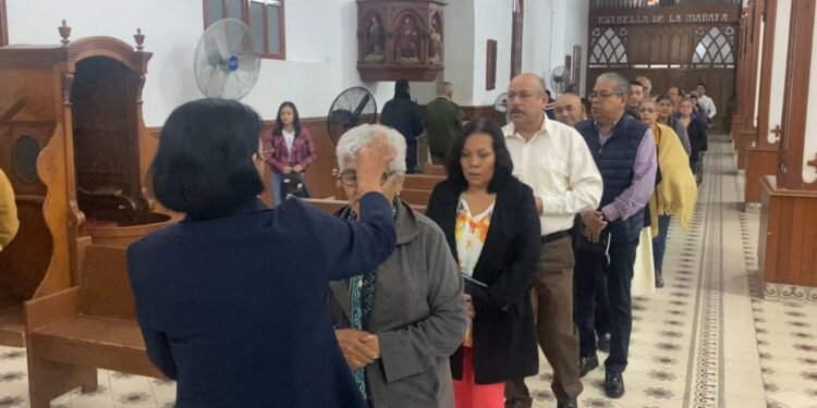 Miércoles de Ceniza invita a la oración