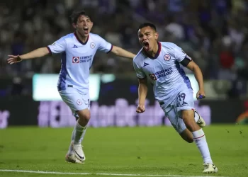 Cruz Azul derrota de visita 3-2  a León y es líder del torneo