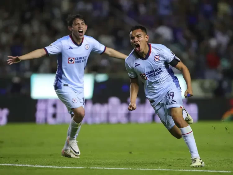 Cruz Azul derrota de visita 3-2  a León y es líder del torneo