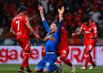 Toluca hace una diablura ante Santos y Volpi se redime