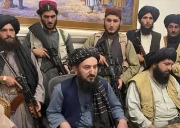 Talibanes aplican “ojo por ojo”: ejecutan a dos reos en estadio de Afganistán