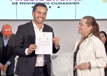 Álvarez Máynez se registra como candidato presidencial ante el INE