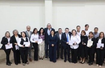 Entregan premios de antigüedad a servidores del Poder Legislativo tamaulipeco