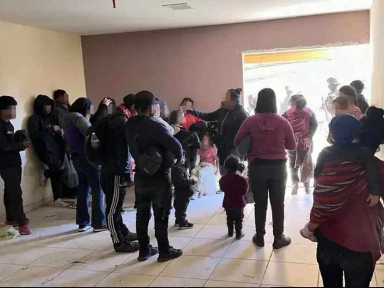Localizan a 101 migrantes guatemaltecos en casa abandonada de Sonora