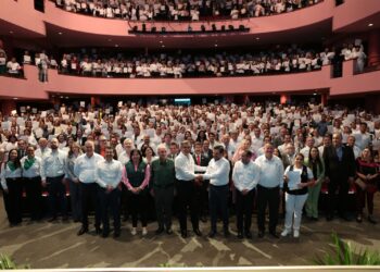 Entregan base laboral a 915 trabajadores del sector salud en Tamaulipas