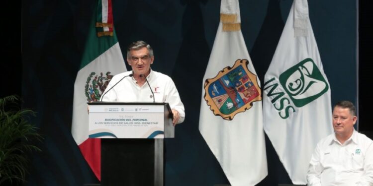 Entregan base laboral a 915 trabajadores del sector salud en Tamaulipas