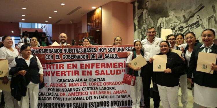 Entregan base laboral a 915 trabajadores del sector salud en Tamaulipas