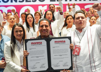 Morena otorga a Eduardo Ramírez constancia como candidato al gobierno de Chiapas