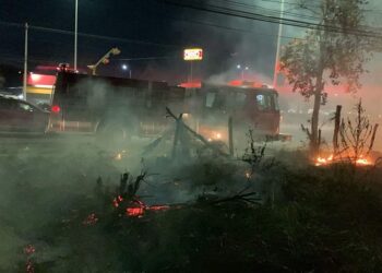 Se incendia predio baldío al norte de Cd. Victoria; bomberos lo sofocan