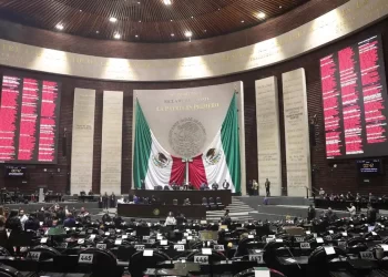 Pierde matrimonio mayoría en configuración de hogares en México; en veinte años cayó de 60 a 43%