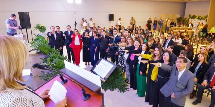 Refrenda Gattás Báez vínculo de colaboración con CANACO Victoria.