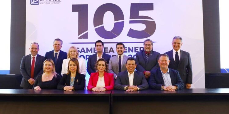 Refrenda Gattás Báez vínculo de colaboración con CANACO Victoria.