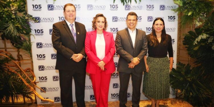 Refrenda Gattás Báez vínculo de colaboración con CANACO Victoria.