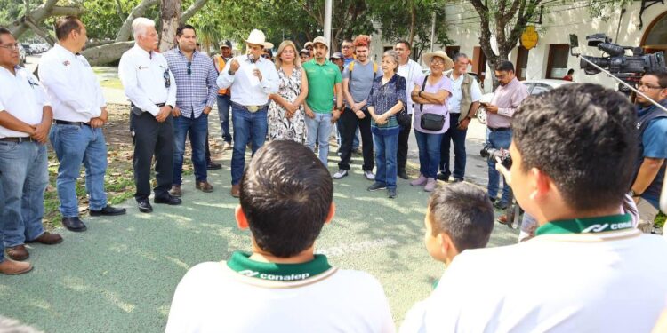 Participan sociedad y gobierno Municipal en la reforestación de Victoria.